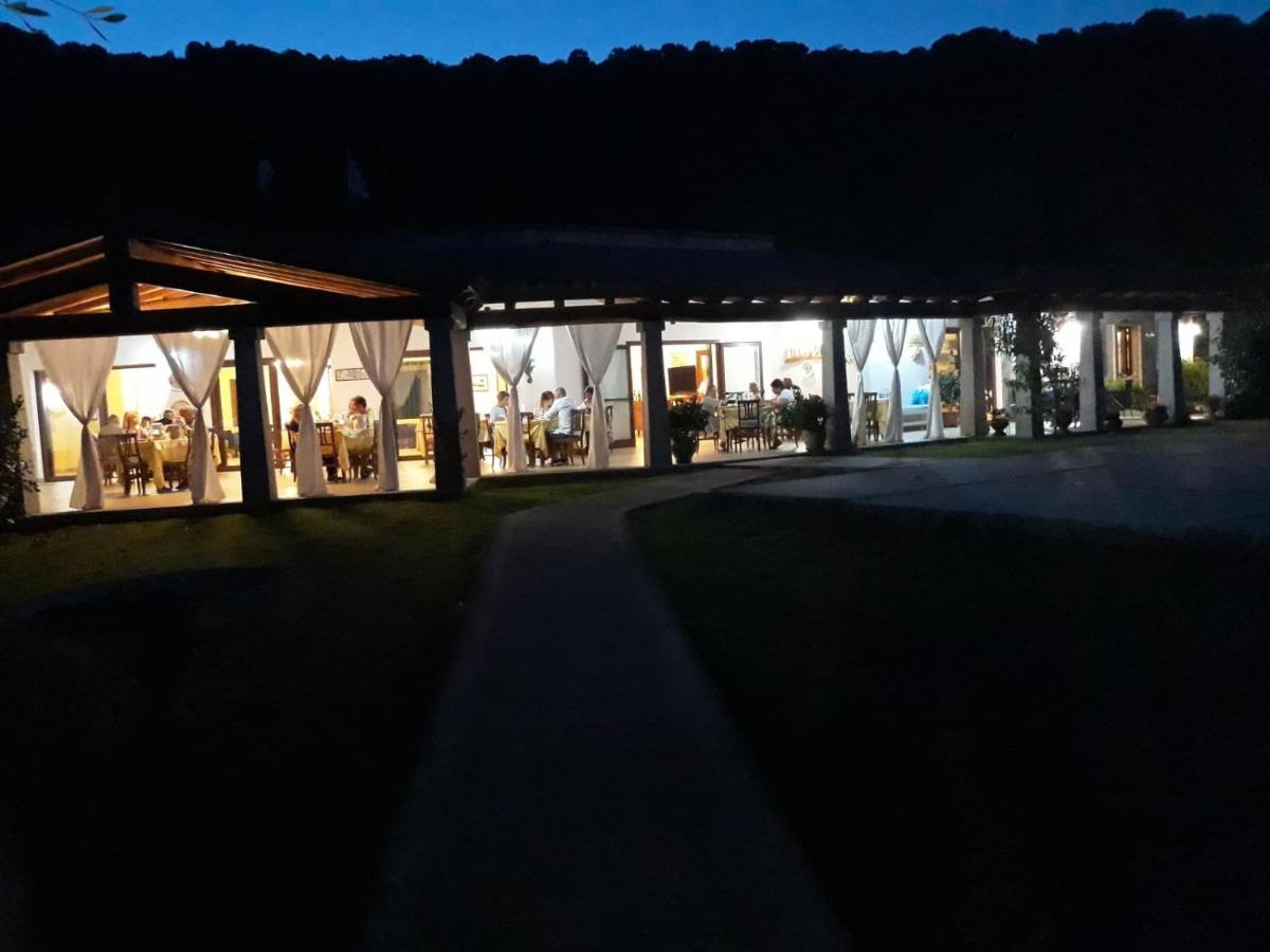 Hotel Lu Baroni Budoni Eksteriør billede